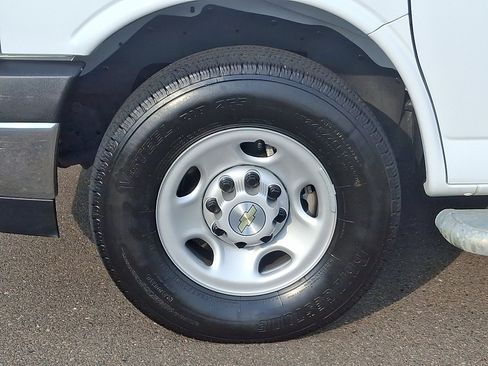 Used 2024 Chevrolet Express 2500 w/ Driver Convenience Package image 8