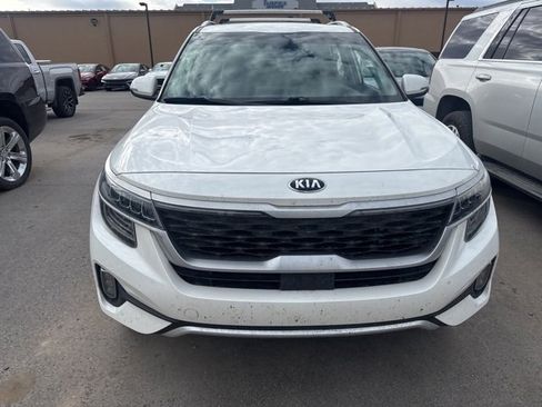 Used 2021 Kia Seltos SX w/ SX Sunroof Package image 2
