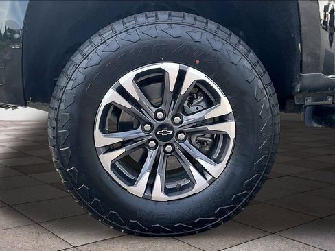 Used 2021 Chevrolet Colorado Z71 w/ Safety Package RWD image 9