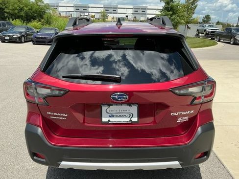Certified 2025 Subaru Outback Limited AWD/4WD image 3