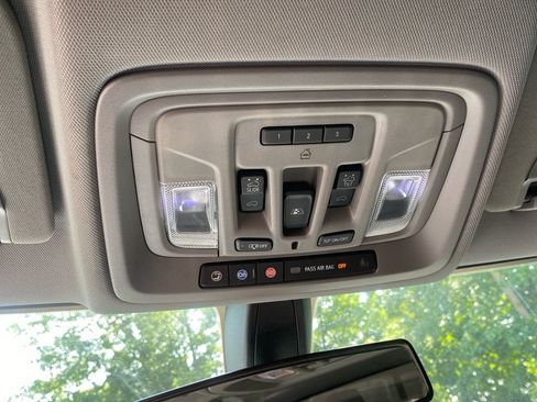 Used 2019 Chevrolet Silverado 1500 LT Trail Boss AWD/4WD image 18