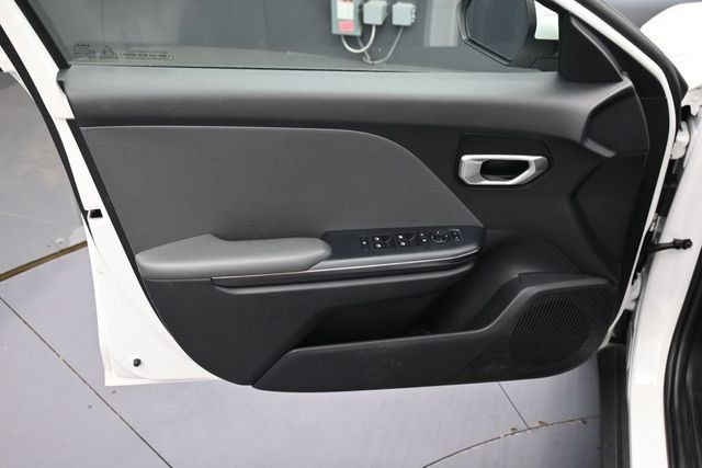 Used 2025 Kia K4 FWD image 16