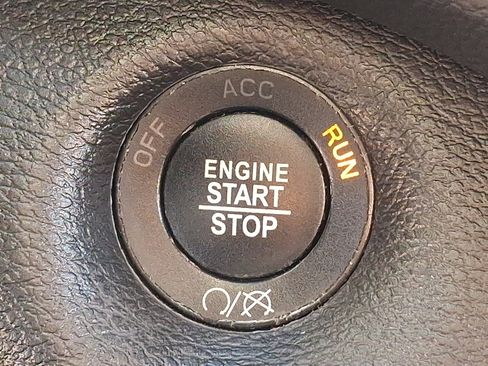 Used 2021 Jeep Cherokee Latitude Plus image 23