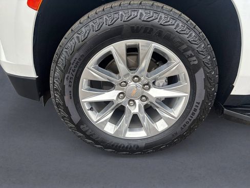 Used 2024 Chevrolet Tahoe Premier AWD/4WD image 9