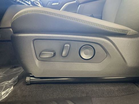 New 2026 Chevrolet Colorado ZR2 w/ Technology Package AWD/4WD image 23
