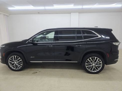Used 2025 Buick Enclave Avenir w/ Super Cruise Package AWD/4WD image 18