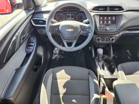Used 2023 Chevrolet TrailBlazer LT w/ LPO, Blackout Package AWD/4WD image 11