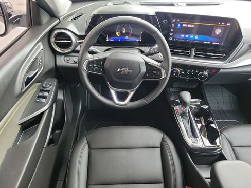 Certified 2025 Chevrolet Trax ACTIV w/ Sunroof Package FWD image 7