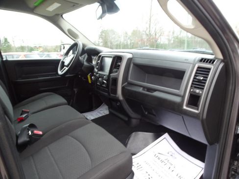 Used 2020 RAM 1500 4x4 Crew Cab w/ Night Edition w/ Wheel & Sound Group image 35