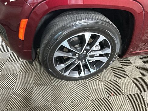 Used 2022 Jeep Grand Cherokee Overland w/ Advanced Protech Group III AWD/4WD image 9