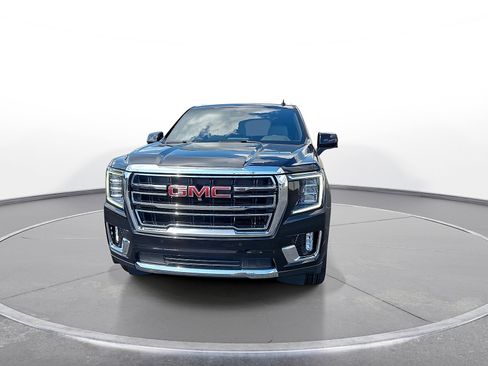 Used 2023 GMC Yukon XL SLT w/ SLT Luxury Package AWD/4WD image 3