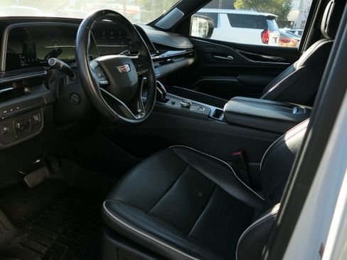 Certified 2021 Cadillac Escalade ESV Sport w/ Driver Assist Tech Package image 13