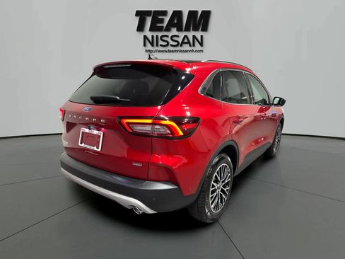 Used 2023 Ford Escape SE w/ PHEV Premium Package image 7