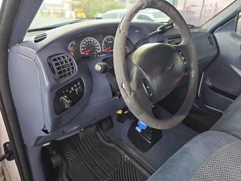 Used 1999 Ford F150 XLT image 13