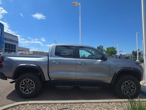 Used 2025 Chevrolet Colorado ZR2 w/ Technology Package AWD/4WD image 21