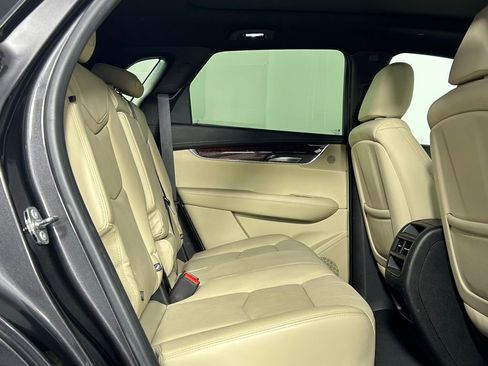 Used 2018 Cadillac XT5 Luxury w/ Driver Awareness Package image 13