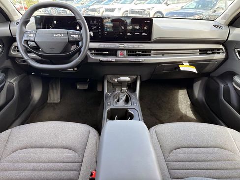 New 2025 Kia K4 EX image 12