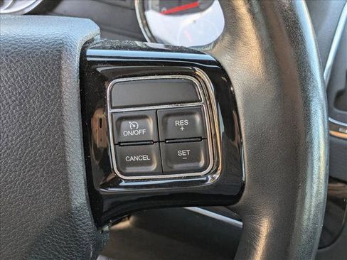 Used 2018 Dodge Grand Caravan SXT w/ Driver Convenience Group image 5