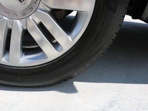 Used 2014 Lincoln Navigator 2WD image 62