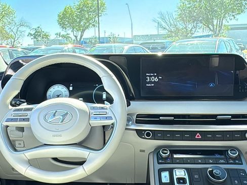 Used 2023 Hyundai Palisade Limited image 7