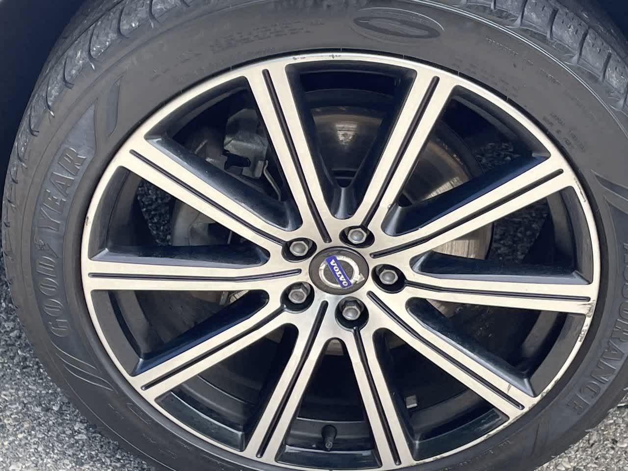 Used 2017 Volvo XC60 T6 Inscription w/ Climate Package AWD/4WD image 39