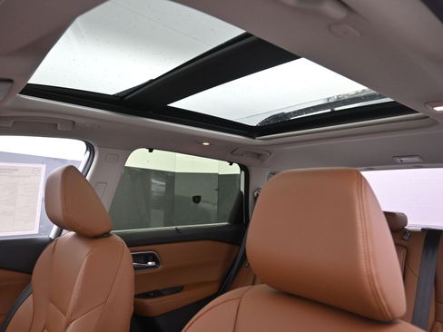 New 2026 Nissan Rogue Platinum w/ Platinum Premium Package image 19