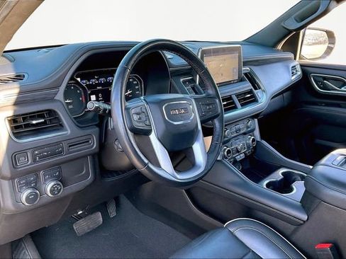 Used 2021 GMC Yukon SLT w/ SLT Premium Package image 12