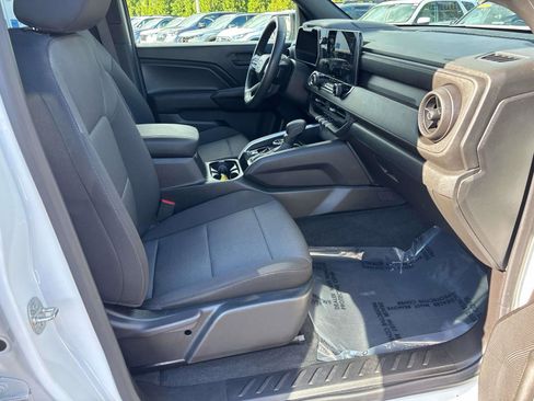 Used 2023 Chevrolet Colorado Trail Boss w/ Technology Package image 18