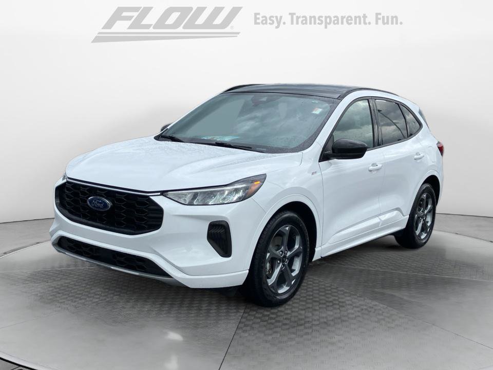 Used 2023 Ford Escape ST-Line w/ Tech Pack #1 FWD image 4