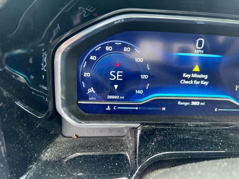 Used 2023 Chevrolet Silverado 1500 RST AWD/4WD image 6
