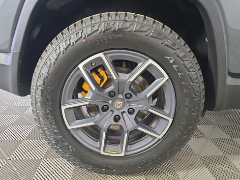 Used 2023 Rivian R1S Launch Edition Quad AWD/4WD image 12