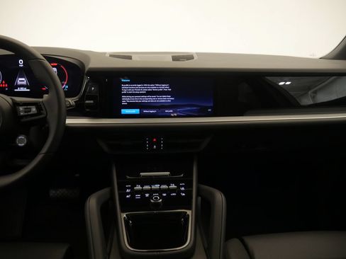 Certified 2026 Porsche Cayenne AWD/4WD image 39