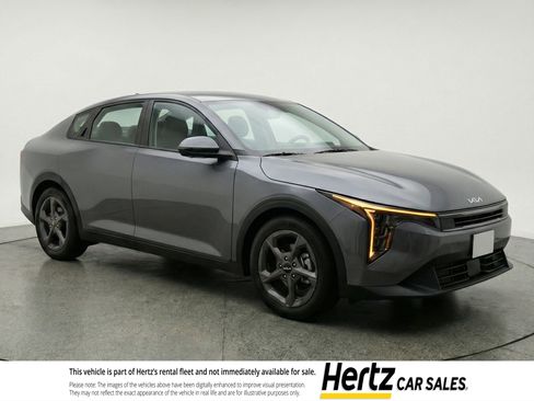 Used 2025 Kia K4 LXS image 1