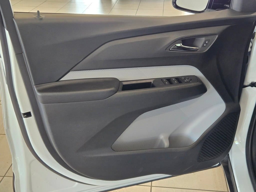 New 2027 Chevrolet Bolt LT w/ Comfort Package FWD image 19