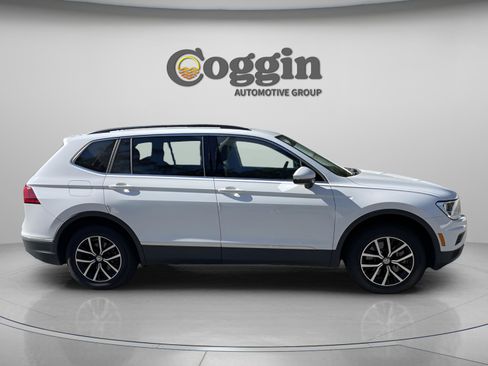 Used 2021 Volkswagen Tiguan SE image 6