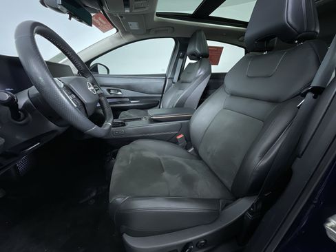 Certified 2023 Nissan Ariya AWD image 15