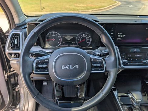 Used 2023 Kia Sorento S w/ Panoramic Sunroof Package FWD image 21