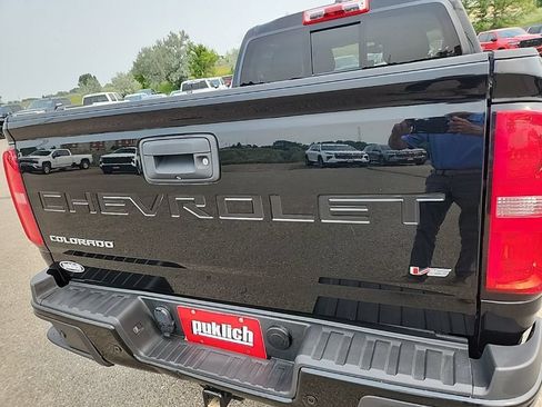 Certified 2022 Chevrolet Colorado Z71 w/ Z71 Midnight Edition AWD/4WD image 40
