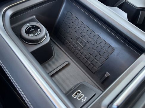 New 2025 Ford Expedition Platinum w/ Driver's Package image 50