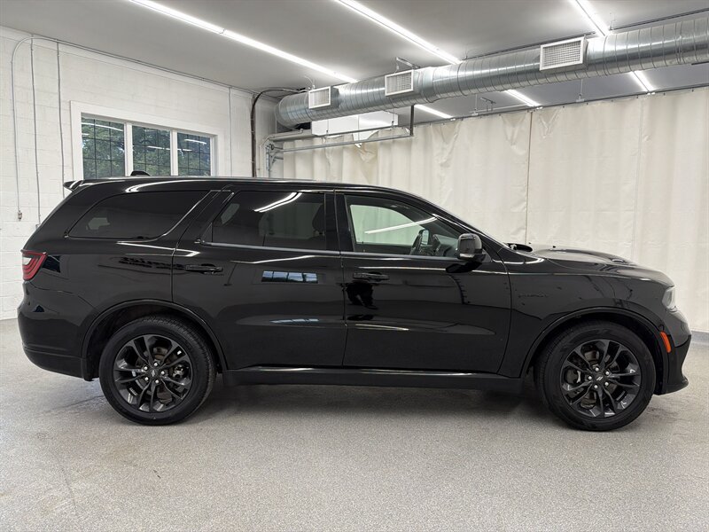 Used 2022 Dodge Durango R/T w/ Blacktop Package AWD/4WD image 4
