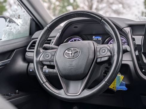 Used 2021 Toyota Camry SE image 14