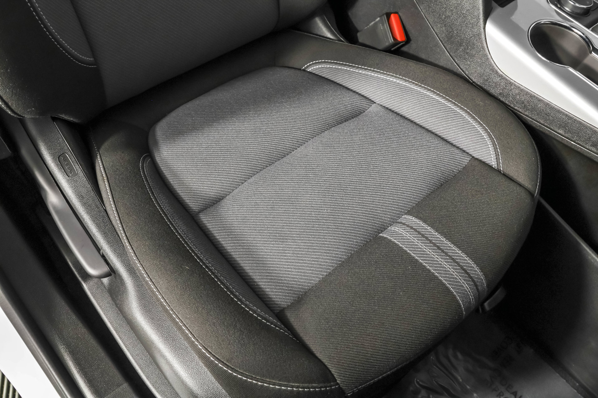 Used 2024 Chevrolet Blazer LT w/ Convenience Package FWD image 46