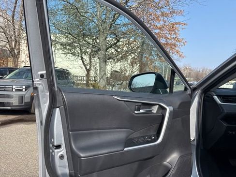 Used 2021 Toyota RAV4 XLE image 32