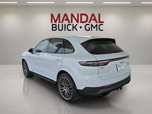 Used 2023 Porsche Cayenne image 8