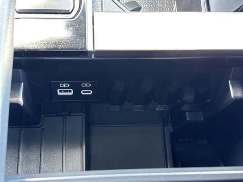 Used 2025 Toyota Sequoia SR5 AWD/4WD image 34