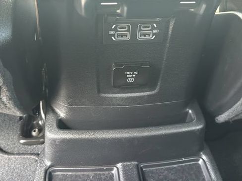 Used 2022 Jeep Wrangler Unlimited Sahara w/ Cold Weather Group AWD/4WD image 29