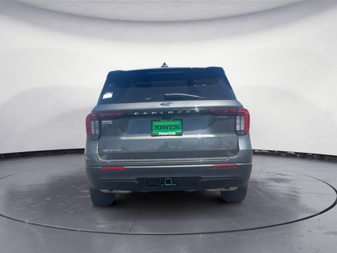 Used 2025 Ford Explorer Active RWD image 5
