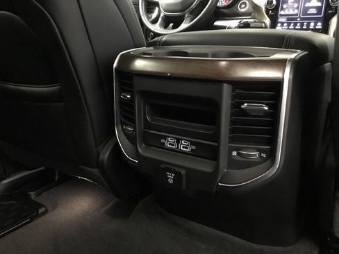 Used 2022 RAM 1500 Laramie AWD/4WD image 17