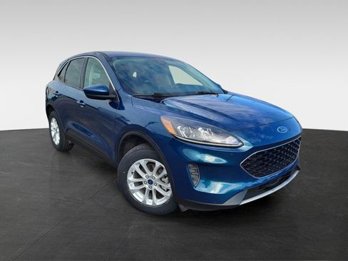 Used 2020 Ford Escape SE image 2
