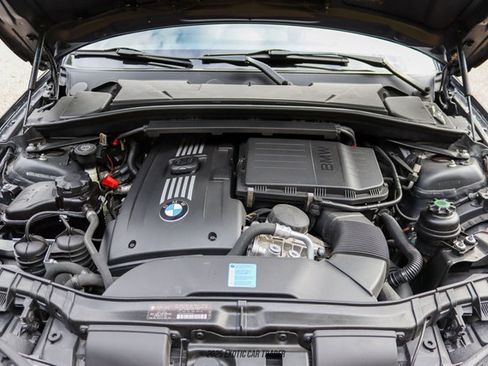 Used 2010 BMW 135i Convertible image 29